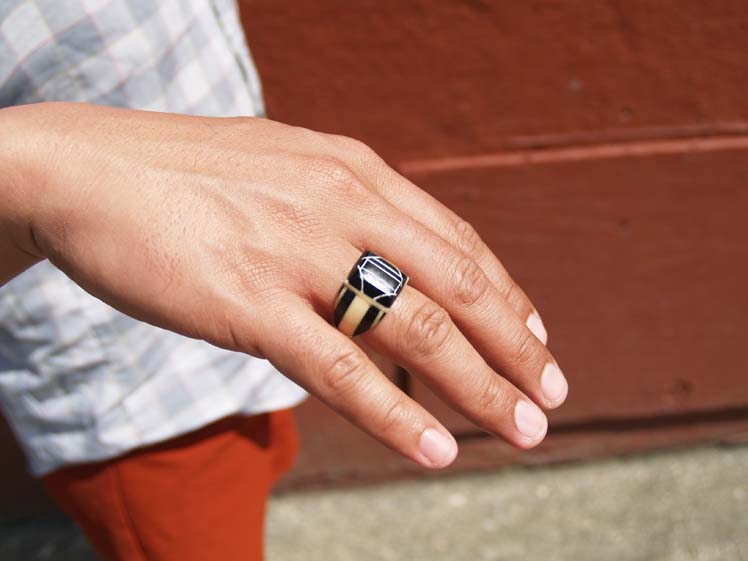 Street Style: Menâ€™s Ring Made of a Toothbrush Handle