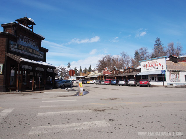 How to Spend a Winter Getaway in Winthop, WA for the Balloon Festival