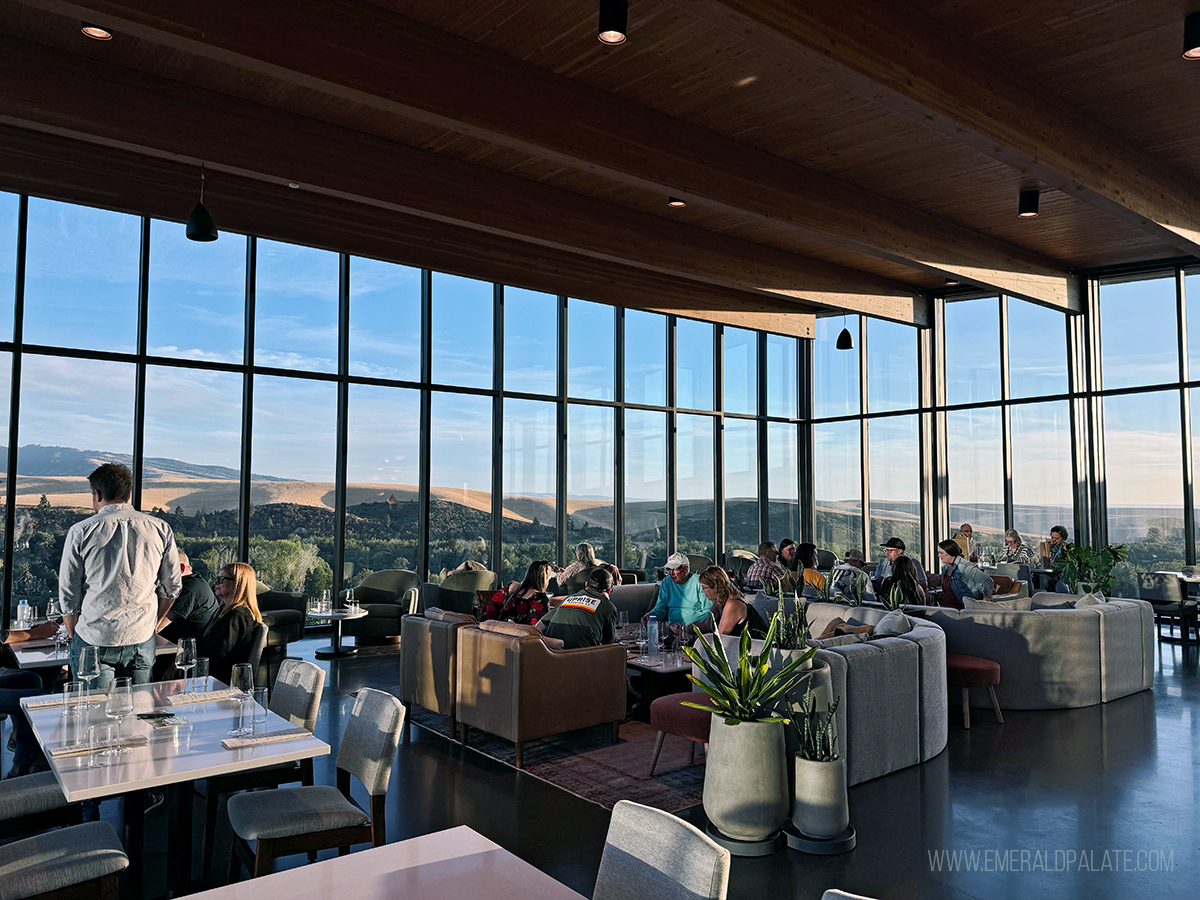 Modern tasting room with lots of windows at one of the best Walla Walla wineries