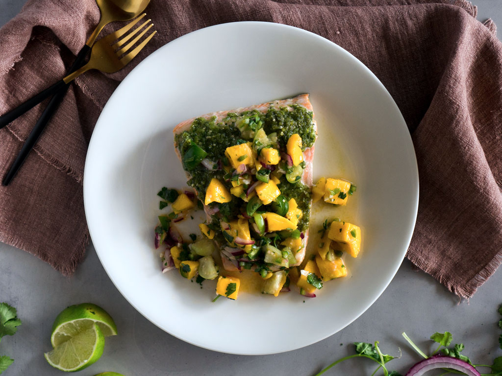 https://www.emeraldpalate.com/wp-content/uploads/2020/06/Mango-Tomatillo-Salsa-Recipe-with-Fish-FEATURE-IMAGE.jpg