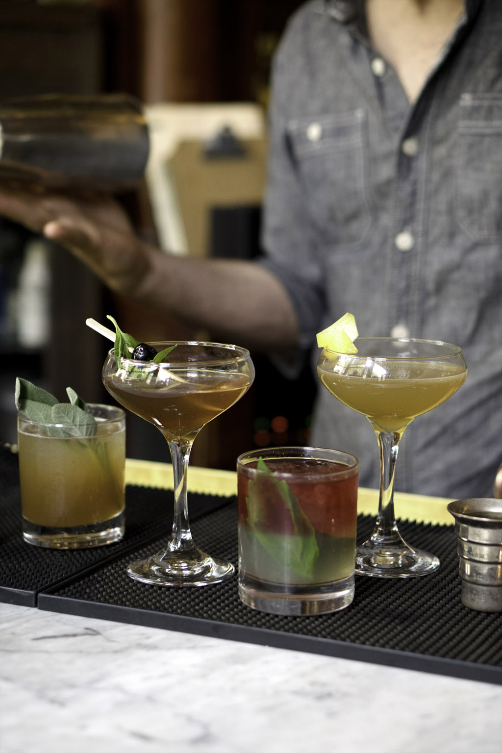 bartender preparing drinks