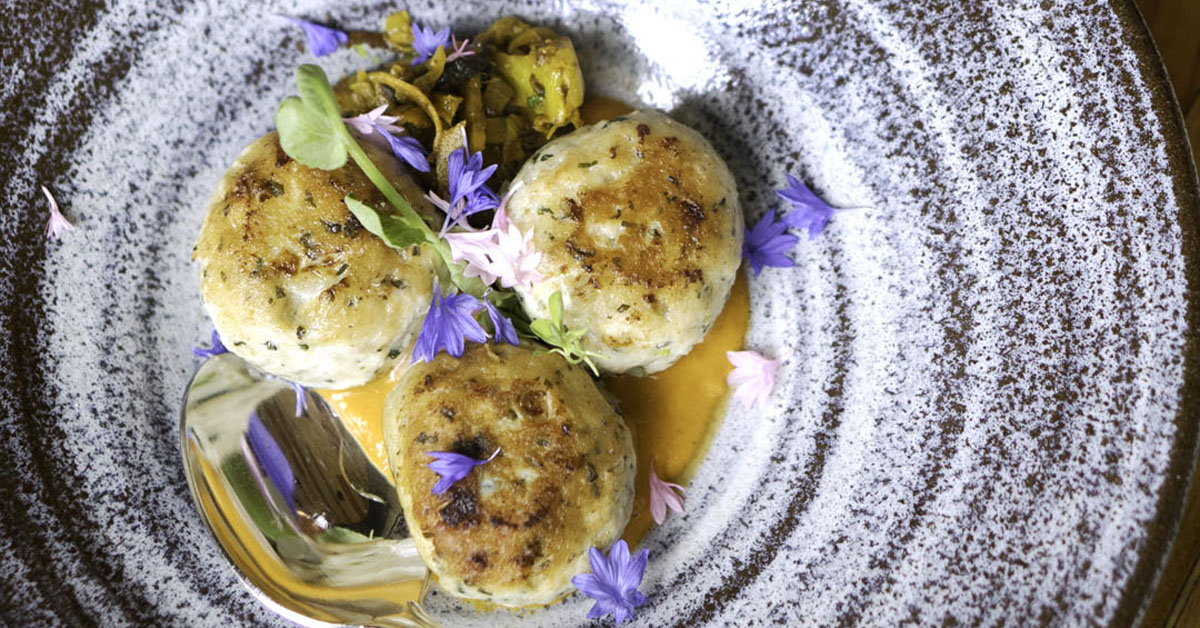 Chef Chris Gabel of Tini Bigs in Seattle dishes up tasty Dungeness crab cake  and citrus green salad recipe | The Seattle Times