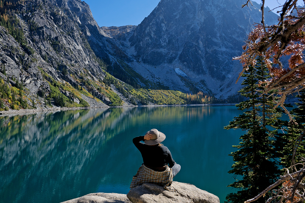 alpine lake on one of the best Leavenworth WA hikes