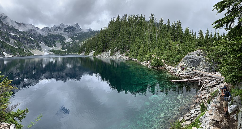 Snow Lakes Trail