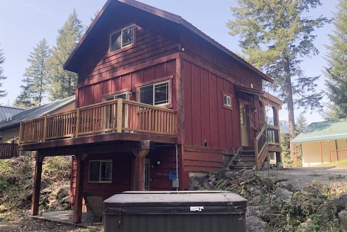 cabin near one of the ski resorts in Washington